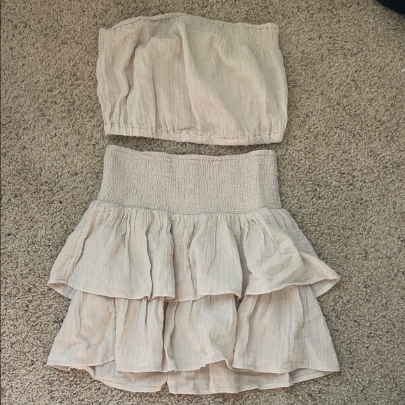 Universal Thread Cream Textured Fabric - Picture 1 of 2
